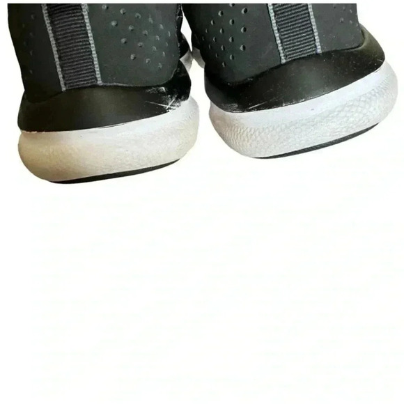 Under Armour Charged Running Shoe Black/White Kids Athletic Sporty Shoes SZ 5.5 - Picture 11 of 11